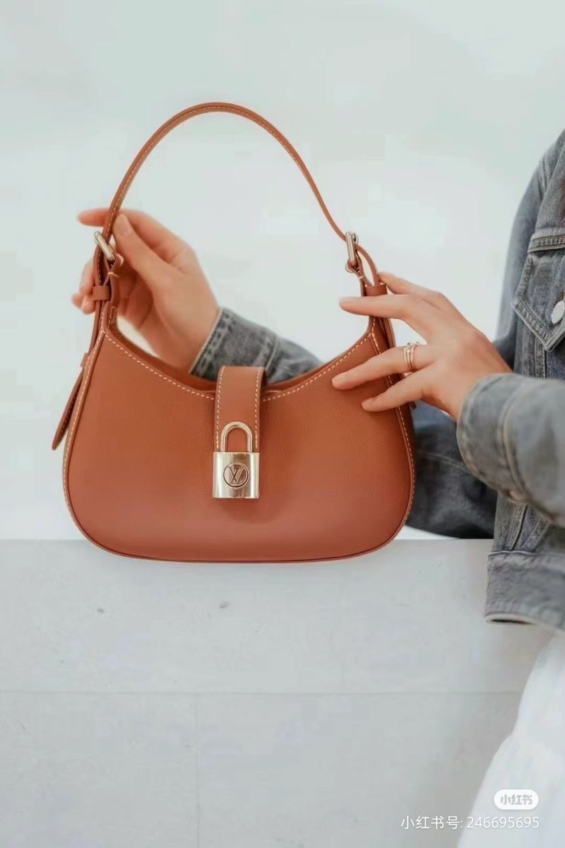 Louis Vuitton Hobo Bags